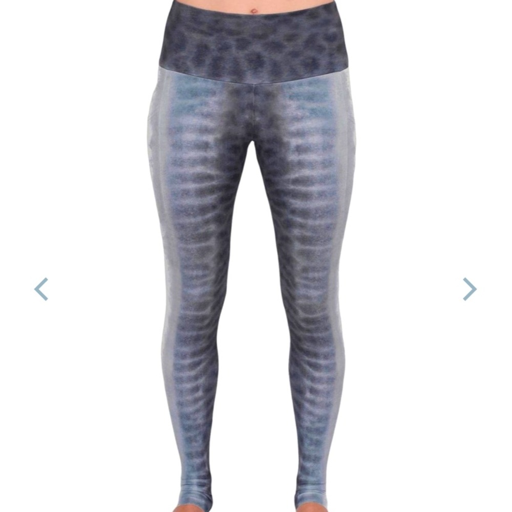 Used Waterlust Leggings - Tiger Shark.